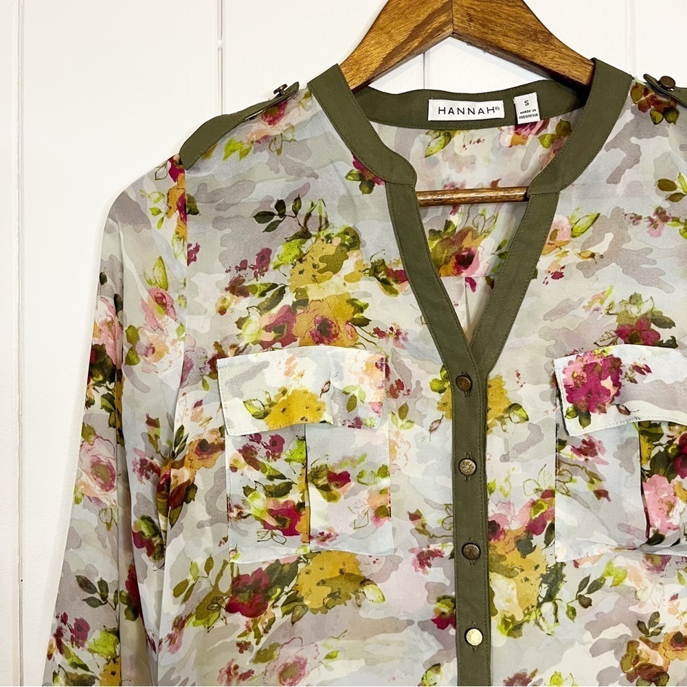 Hannah Sheer Camo Floral Blouse. Size Small. - Picture 2 of 10